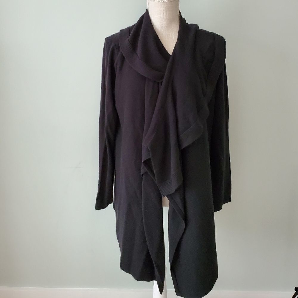 MISS TINA BY TINA KENNEDY BLACK LONG SLEEVE SWEATER CAPE SIZE MEDIUM